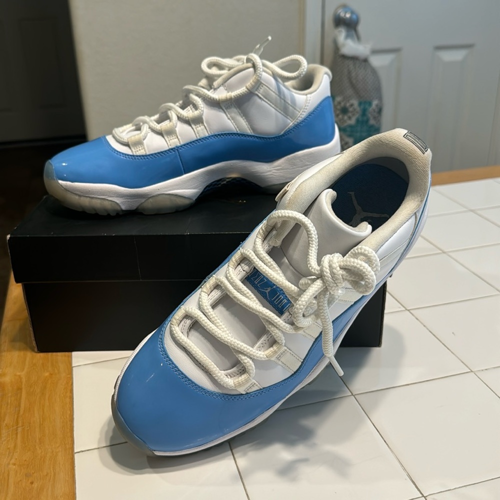 2017 Jordan 11 Retro Low University